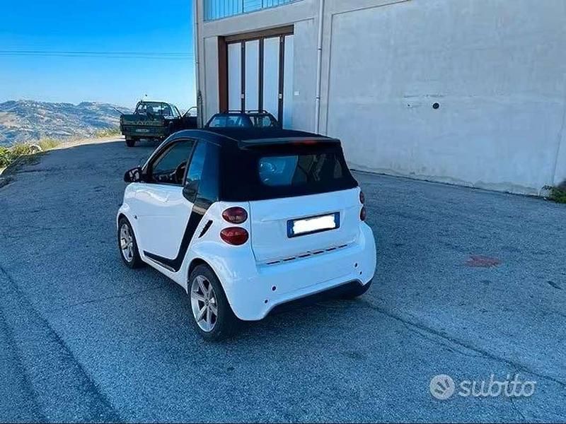 Usata Smart ForTwo Cabrio Passion 45 CV (33 kW) 2008 Bianco Cabrio