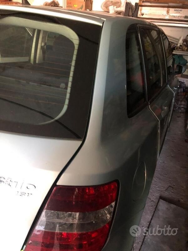 Usata Fiat Stilo 133 CV (97 kW) 2002 Verde Berlina