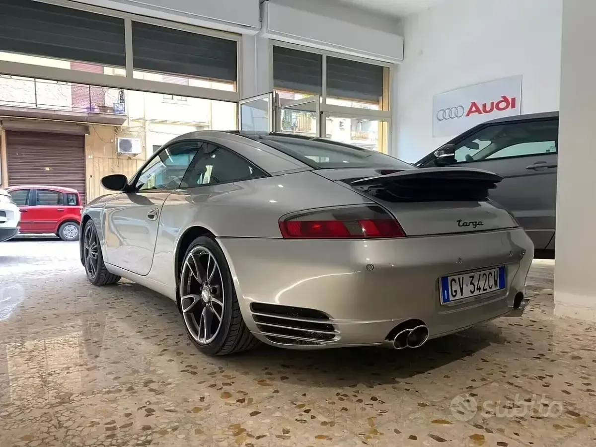 Usata Porsche 911 Carrera Cabriolet 320 CV (235 kW) 2002 Cabrio
