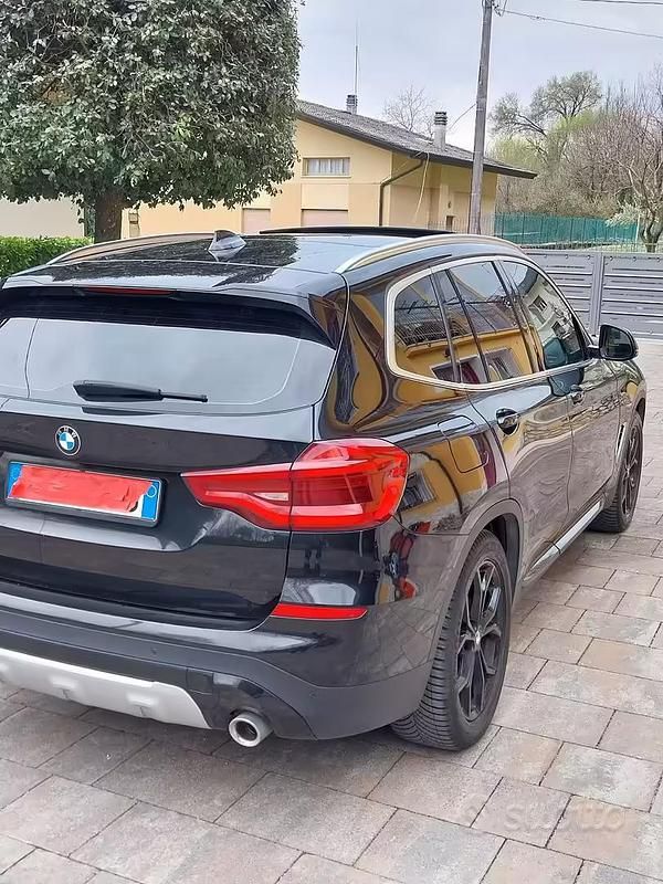 Second-hand BMW X3 190 CP (139 kW) 2018 Negru SUV