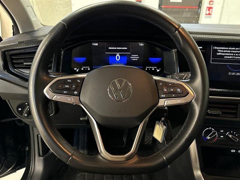 Usata VW Polo Life 95 CV (69 kW) 2023 Nero Utilitaria
