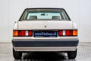 Usata Mercedes 190 126 CV (92 kW) 1989 Grigio Berlina
