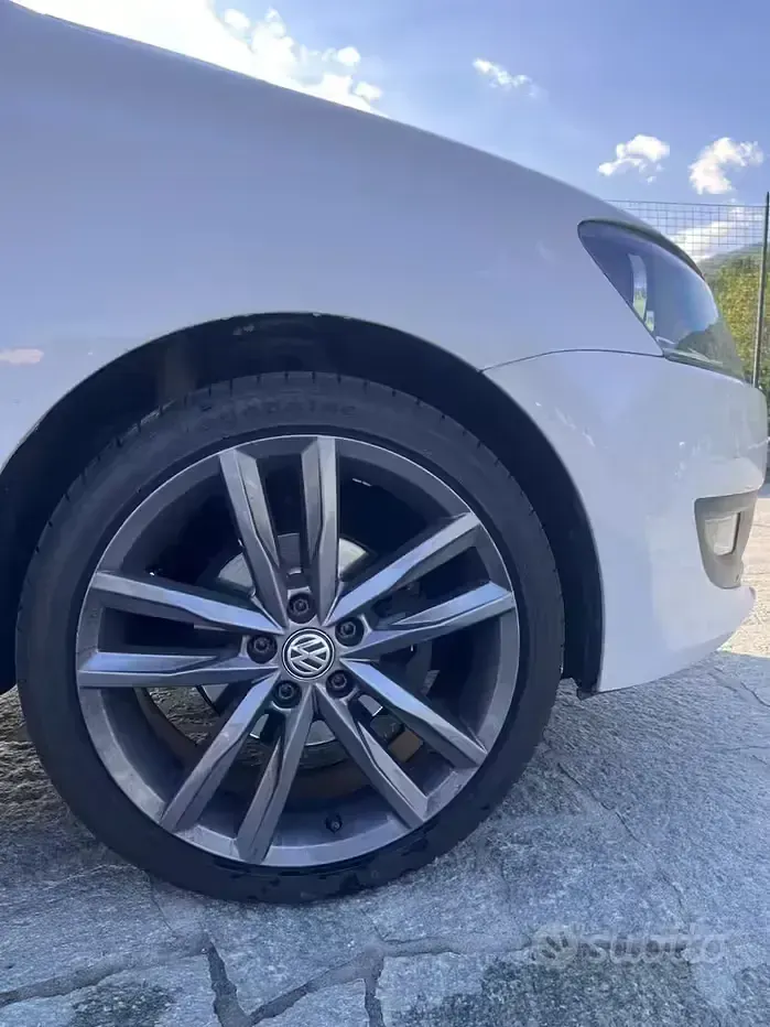 Usata VW Polo Comfortline 75 CV (55 kW) 2013 Bianco Utilitaria