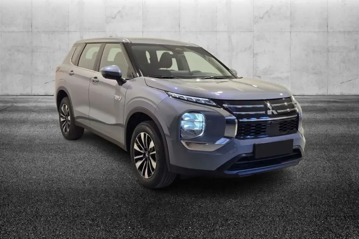 Nuova Mitsubishi Outlander P-HEV Instyle 224 CV (164 kW) 2026 Grigio Station wagon