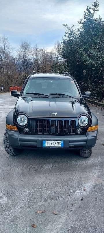 Usata Jeep Cherokee Sport 163 CV (119 kW) 2006 SUV