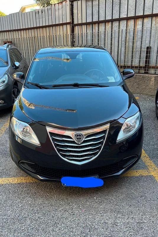 Usata Lancia Ypsilon 95 CV (69 kW) 2013 Nero Utilitaria