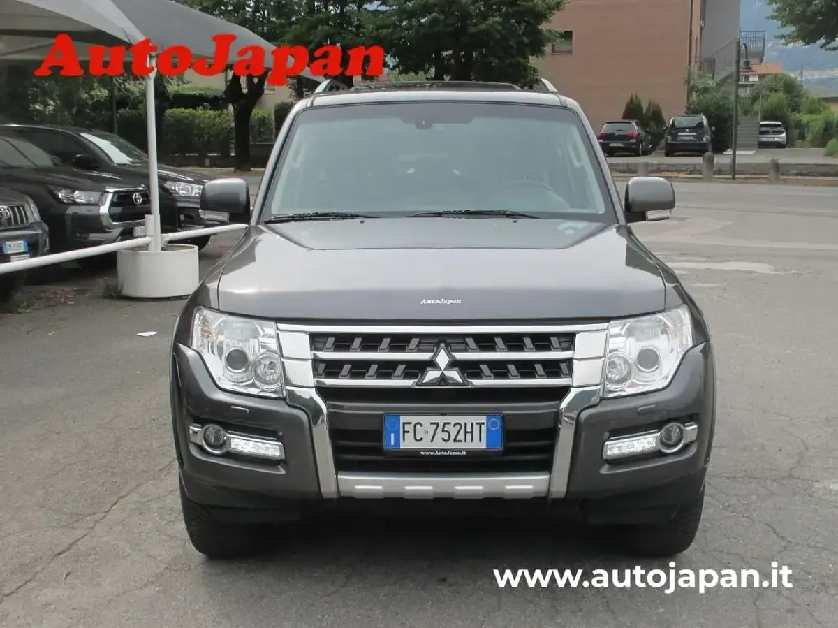 Usata Mitsubishi Pajero Instyle 190 CV (139 kW) 2016 Antracite SUV