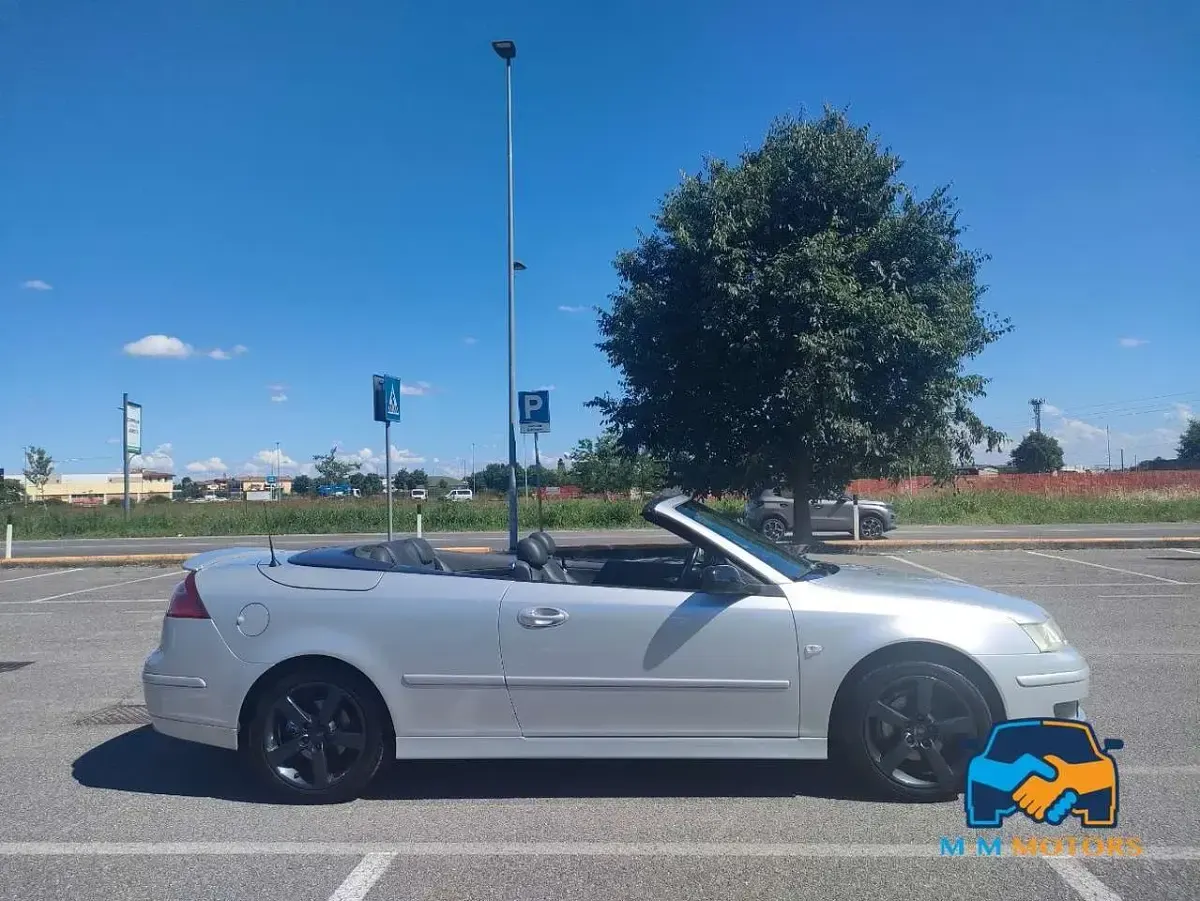 Usata Saab 9-3 Cabriolet Vector 175 CV (128 kW) 2004 Argento Cabrio