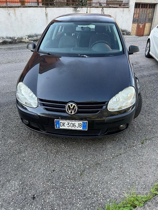 Nero Usata 2007 VW Golf Tre volumi | 1300 € (Ottimo prezzo) - Immagine 1/4
