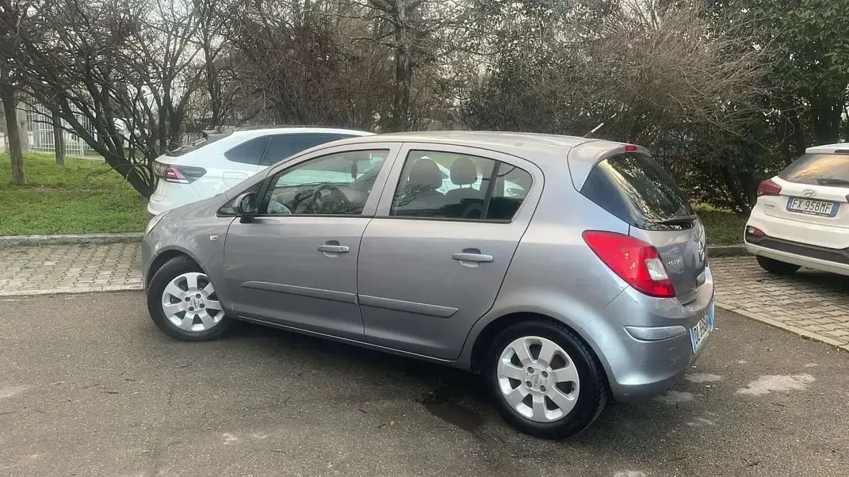 Usata Opel Corsa Enjoy 80 CV (58 kW) 2007 Utilitaria