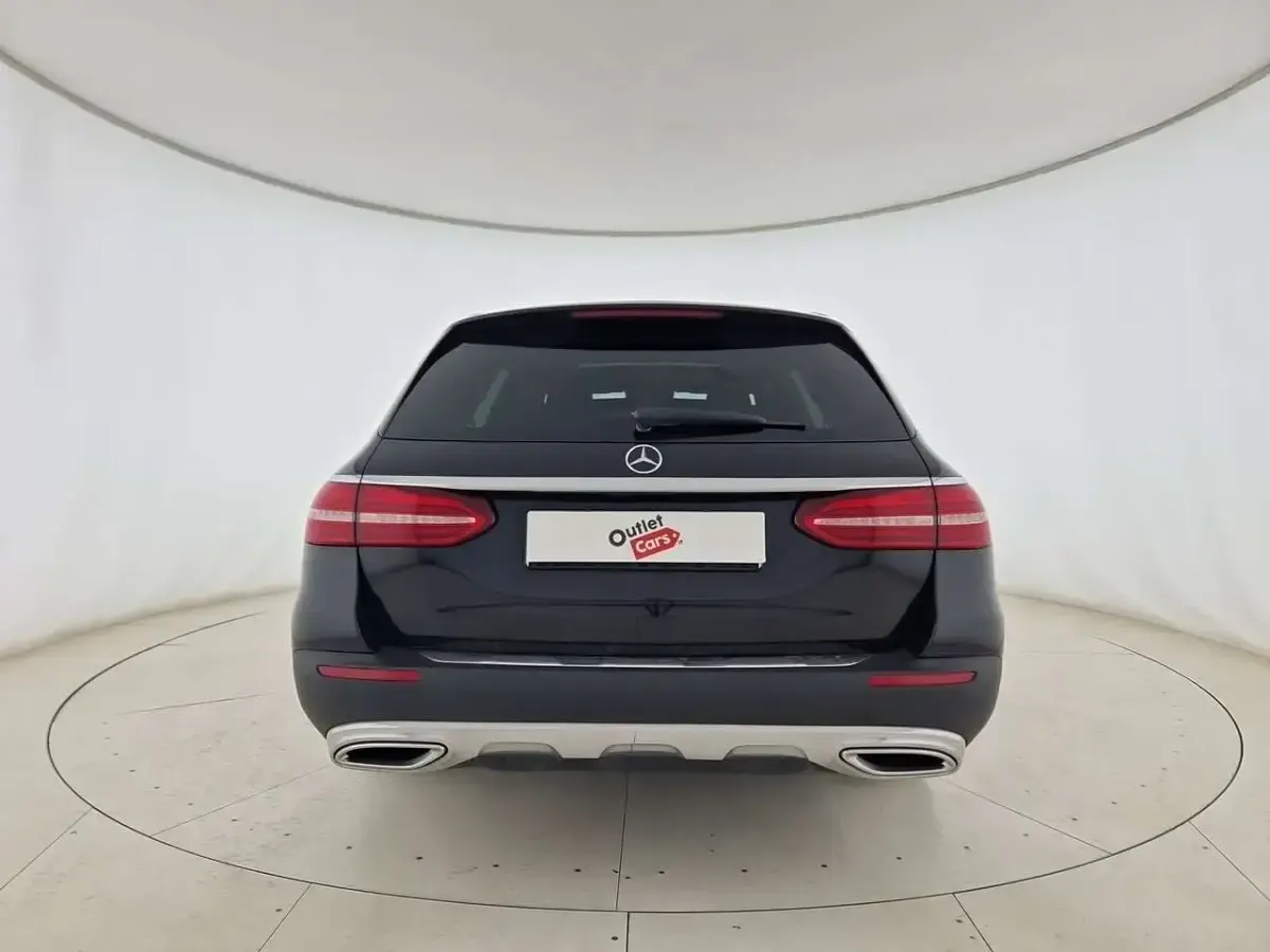 Usata Mercedes E220 All-Terrain Business 194 CV (142 kW) 2022 Nero ossidiana Station wagon