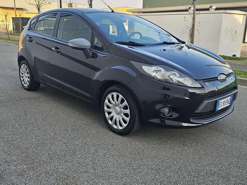 Usata Ford Fiesta Titanium 68 CV (50 kW) 2011 Other Utilitaria