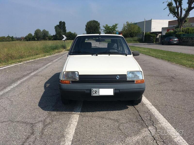 Usato 1987 Renault R5 Benzin (2.900 €)