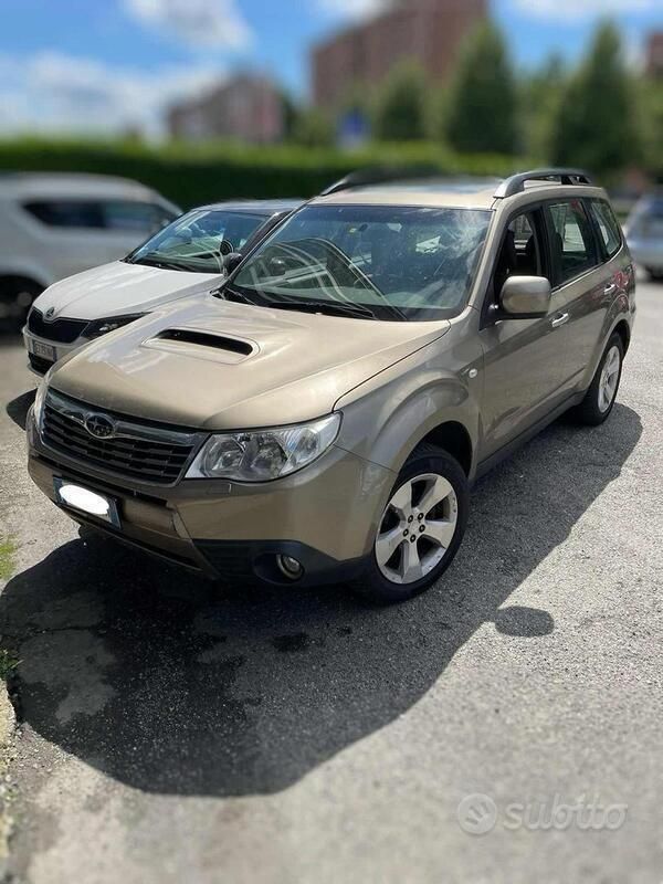 Grigio scuro metallizzato Usata 2009 Subaru Forester SUV | 1990 € - Immagine 1/4