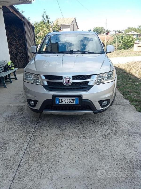 Usata Fiat Freemont Lounge 170 CV (125 kW) 2012 Grigio SUV