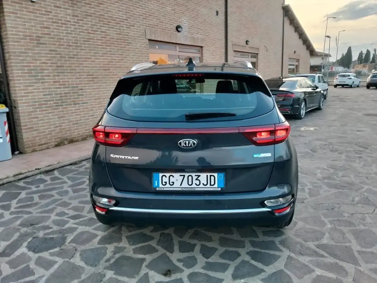 Usata Kia Sportage 136 CV (100 kW) 2021 Grigio SUV