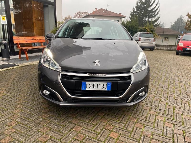 Usata Peugeot 208 Active 82 CV (60 kW) 2018 Grigio Utilitaria