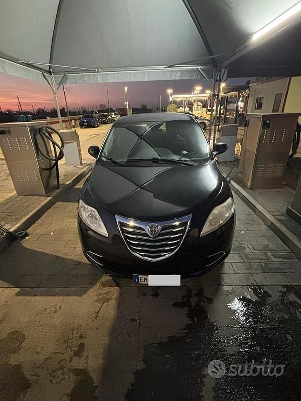 Usata Lancia Ypsilon S 69 CV (50 kW) 2012 Nero Utilitaria