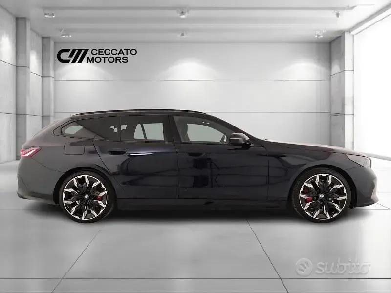 Usata BMW i5 M Sport 289 kW (394 CV) 2025 Nero Station wagon
