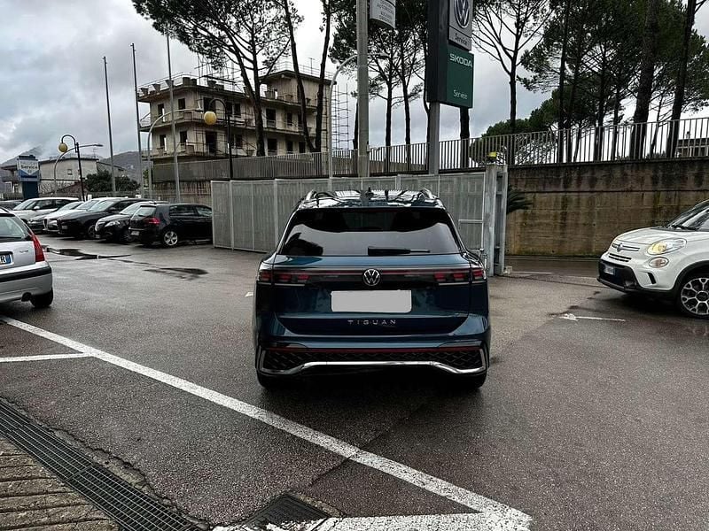 Usata VW Tiguan R-line 150 CV (110 kW) 2025 Verde SUV
