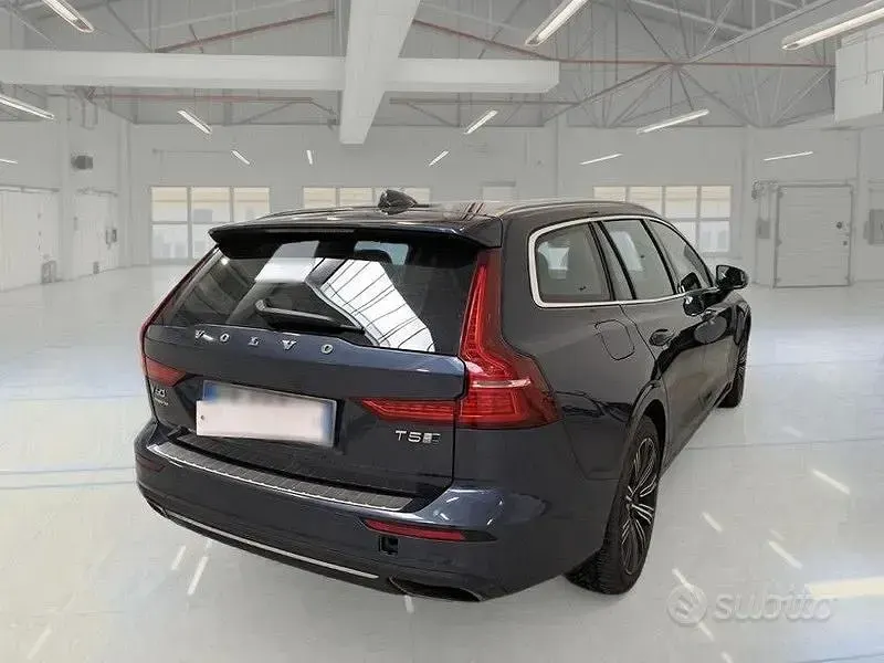 Usata Volvo V60 Inscription 250 CV (183 kW) 2020 Grigio Station wagon