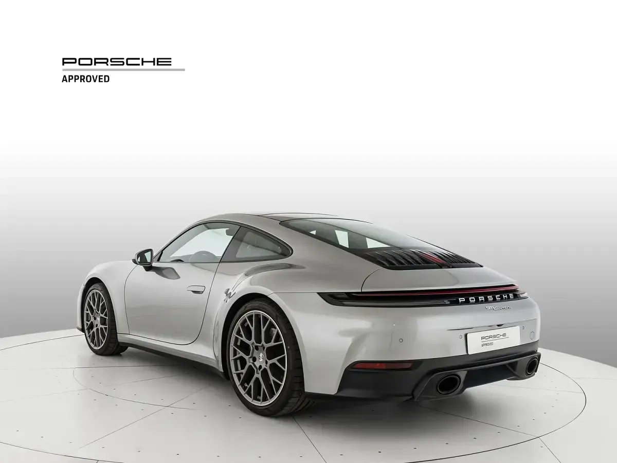 Usata Porsche 911 Carrera 394 CV (289 kW) 2024 U2 argento gt metallizzato Coupé