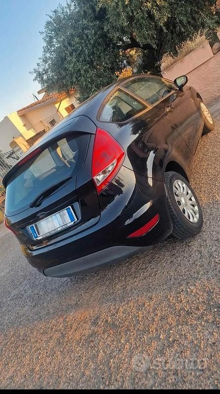 Usata Ford Fiesta 80 CV (58 kW) 2009 Nero Utilitaria