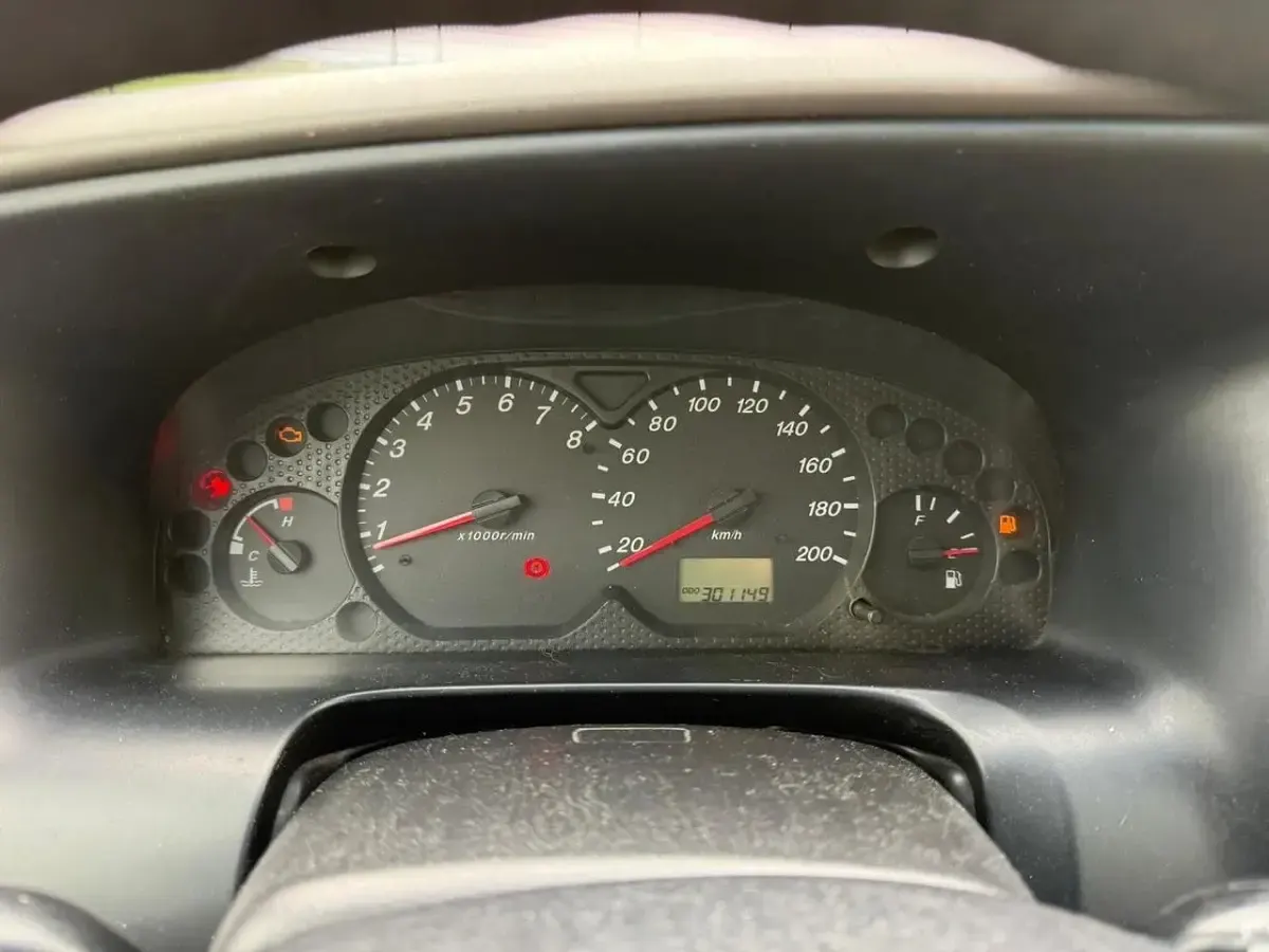 Usata Mazda Tribute 124 CV (91 kW) 2005 Argento SUV
