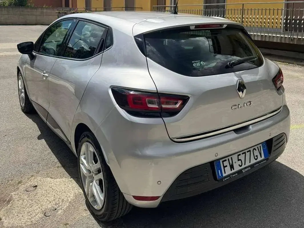 Usata Renault Clio IV Life 90 CV (66 kW) 2019 Argento Berlina