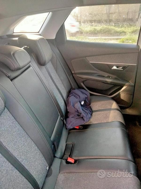 Usata Peugeot 3008 Allure 130 CV (95 kW) 2019 Bianco Berlina