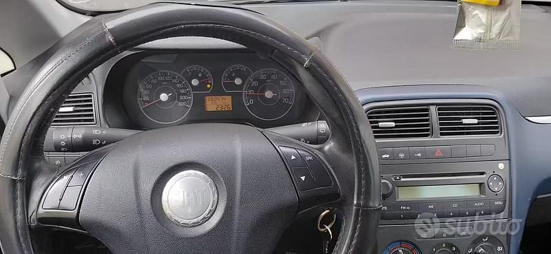 Usata Fiat Grande Punto 75 CV (55 kW) 2007 Utilitaria