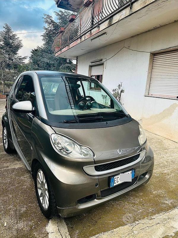 Marrone Usata 2010 Smart ForTwo Coupé Coupé | 3300 € - Immagine 1/4