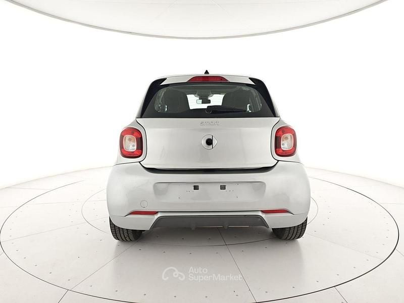 Usata Smart ForFour Superpassion 71 CV (52 kW) 2019 Argento Utilitaria