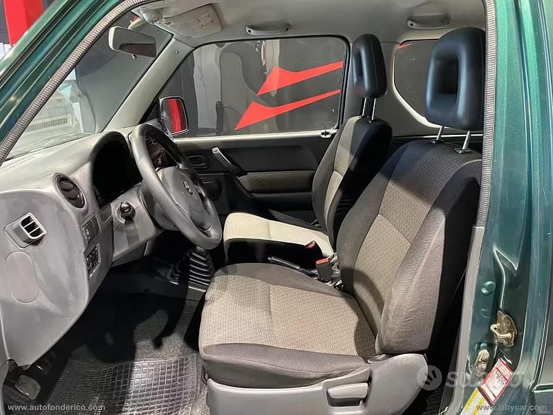 Second-hand Suzuki Jimny 65 CP (47 kW) 2004 Verde SUV