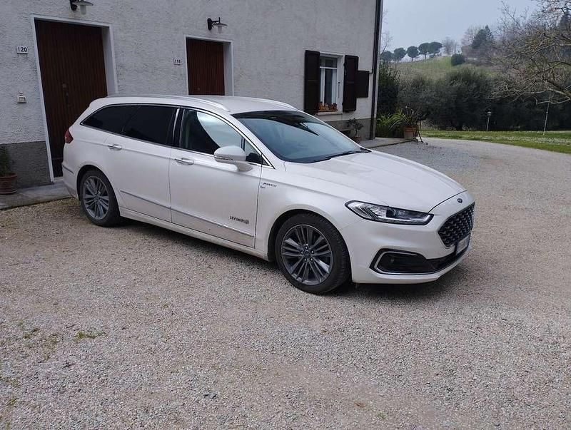 Usata Ford Mondeo Vignale 140 CV (102 kW) 2019 Bianco Station wagon