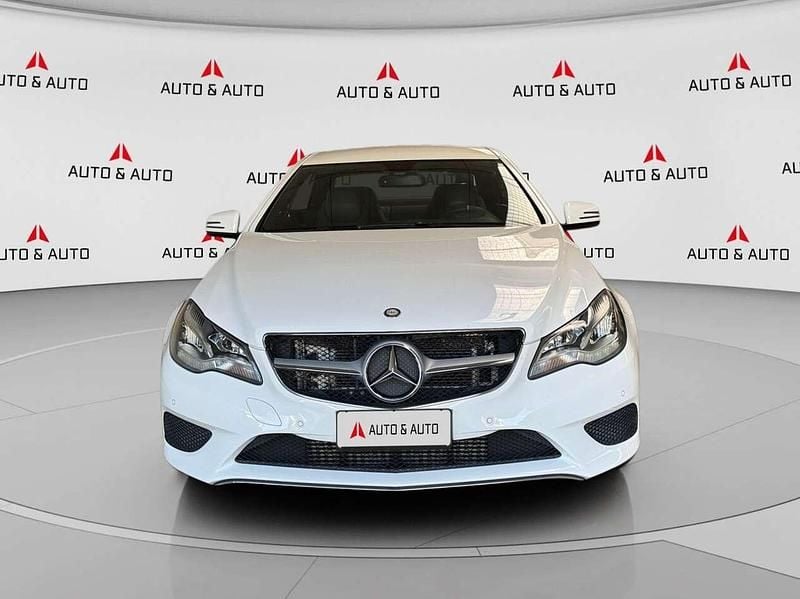 Usata Mercedes E220 170 CV (125 kW) 2016 Bianco Coupé