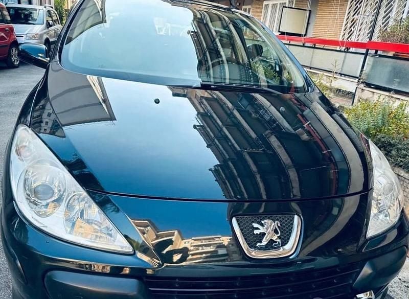 Nero Usata 2006 Peugeot 307 Tre volumi | 2300 € (Buon prezzo) - Immagine 1/4