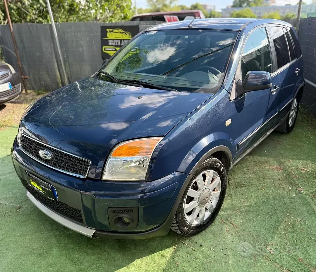 Usata Ford Fusion Titanium 76 CV (55 kW) 2011 Blu Utilitaria