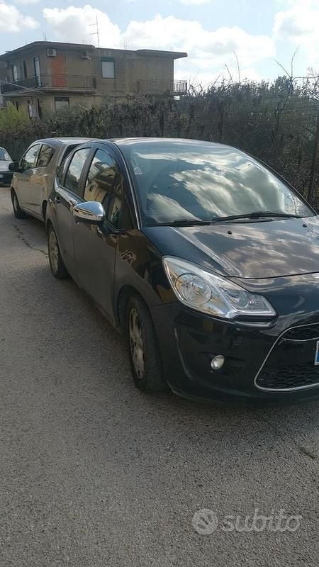 Nero Usata 2012 Citroën C3 Due volumi | 6000 € (Buon prezzo) - Immagine 1/2
