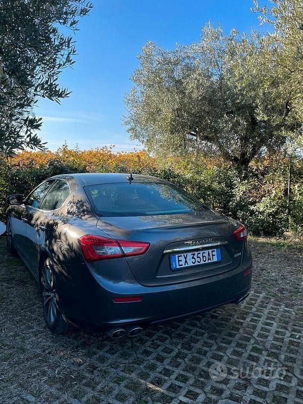 Usata Maserati Ghibli 275 CV (202 kW) 2014 Grigio Berlina