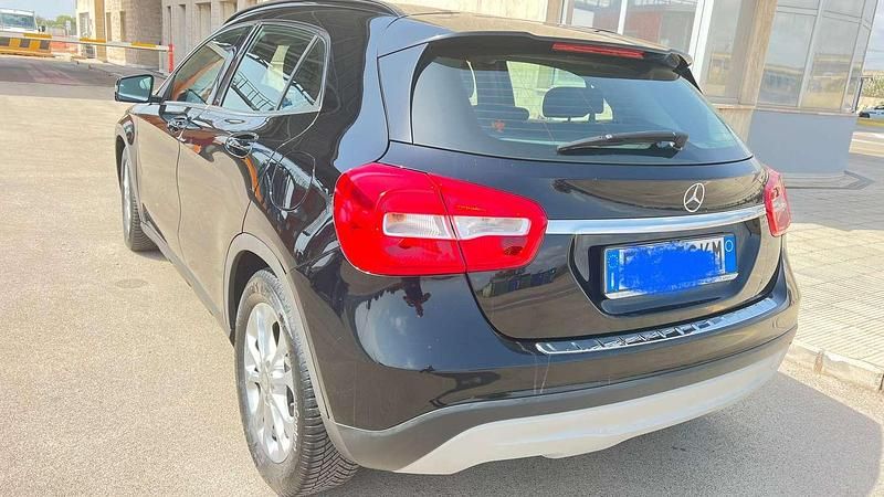 Usata Mercedes GLA180 Business 109 CV (80 kW) 2016 SUV