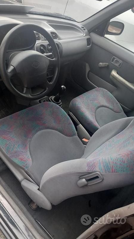 Usata Nissan Micra 54 CV (39 kW) 1999 Nero Utilitaria