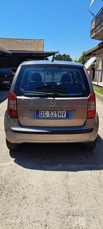 Usata Fiat Idea 90 CV (66 kW) 2007 Grigio Monovolume