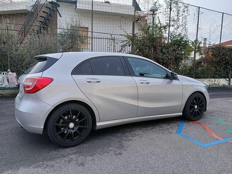 Usata Mercedes A180 109 CV (80 kW) 2014 Berlina