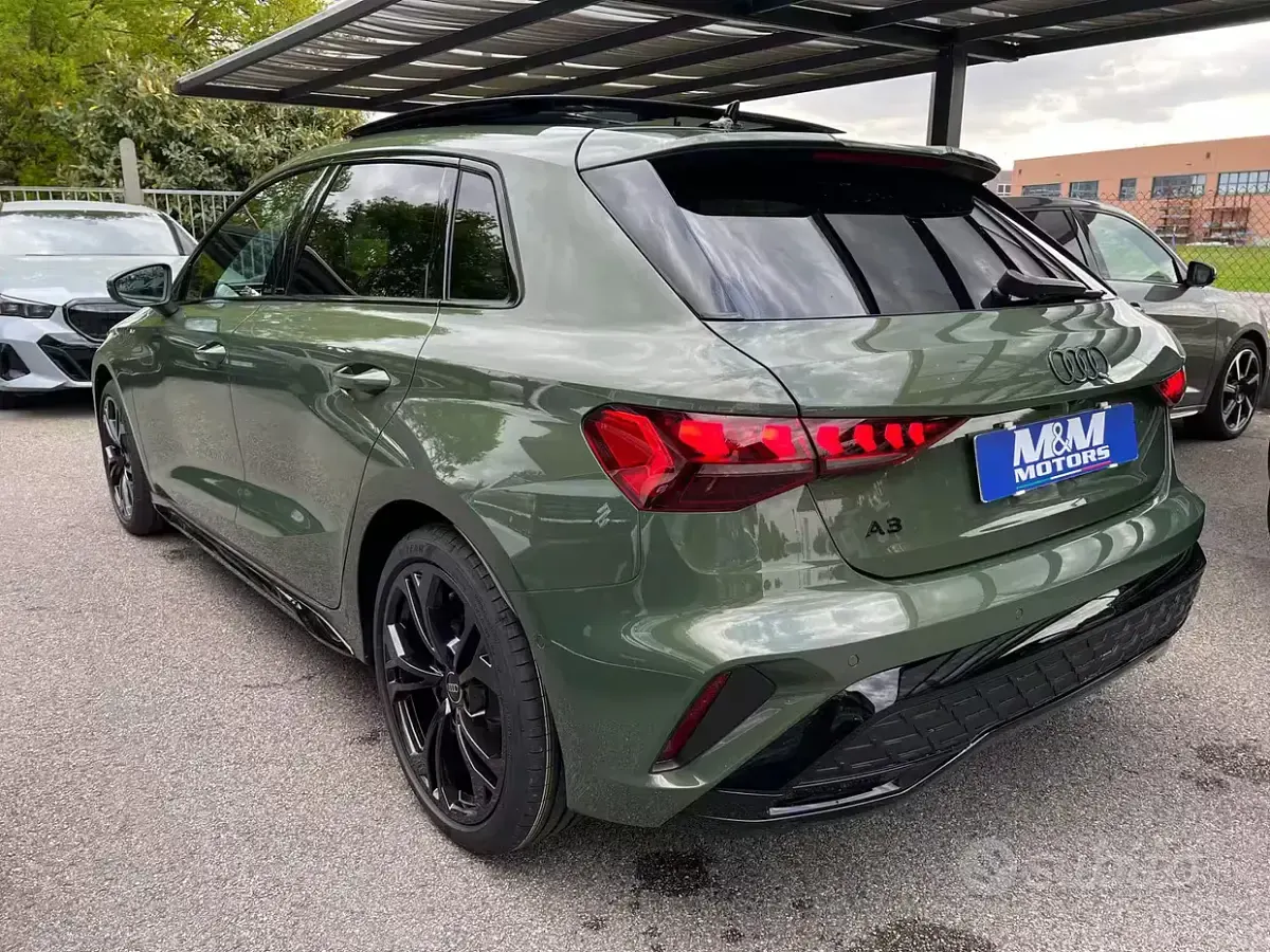 Nuova Audi A3 S-Line 150 CV (110 kW) 2025 Verde Berlina