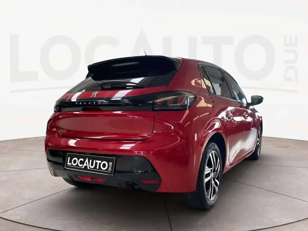 Begagnad Peugeot 208 Allure 75 HK (55 kW) 2022 Röd Halvkombi
