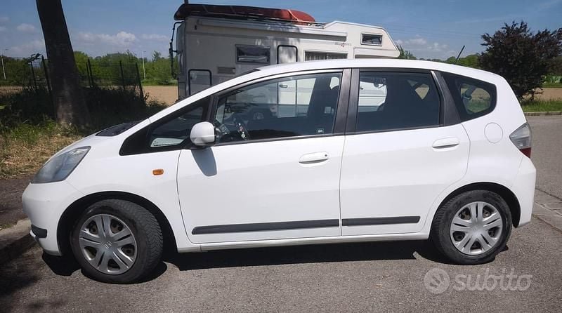Usata Honda Jazz 90 CV (66 kW) 2010 Bianco Utilitaria