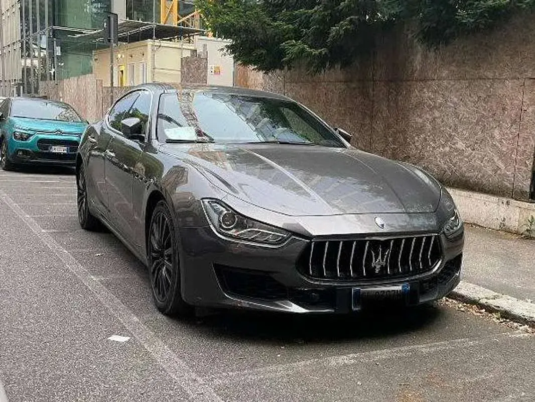 Usata Maserati Ghibli 250 CV (183 kW) 2017 Grigio Berlina