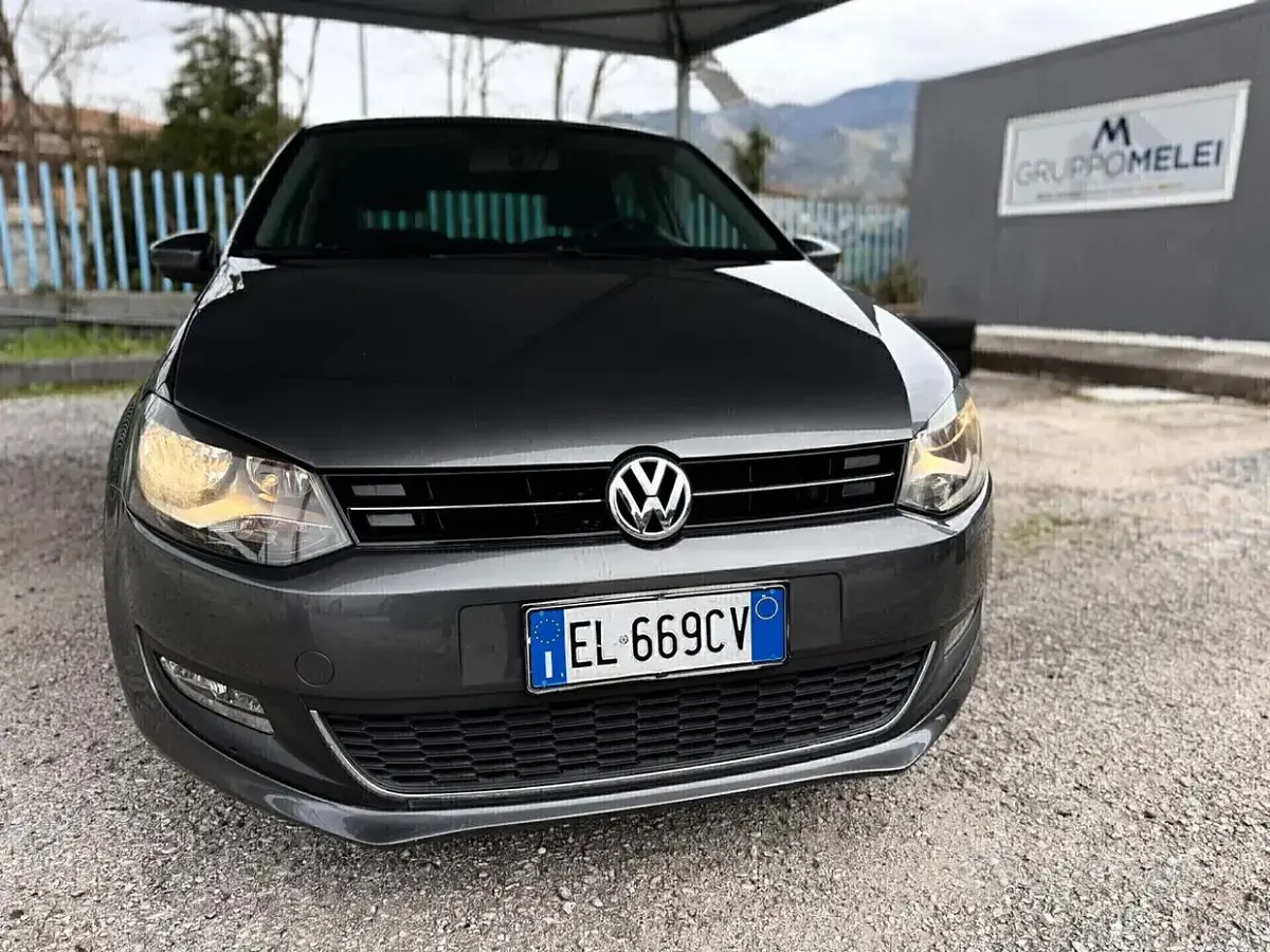Usata VW Polo Highline 91 CV (66 kW) 2013 Grigio Utilitaria