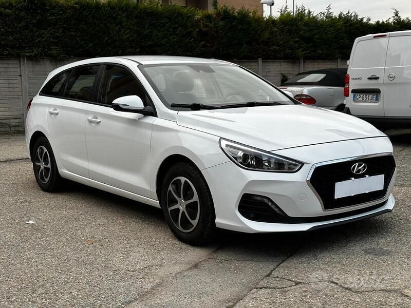 Bianco Usata 2019 Hyundai i30 Station wagon | 13.000 € (Super prezzo) - Immagine 1/4